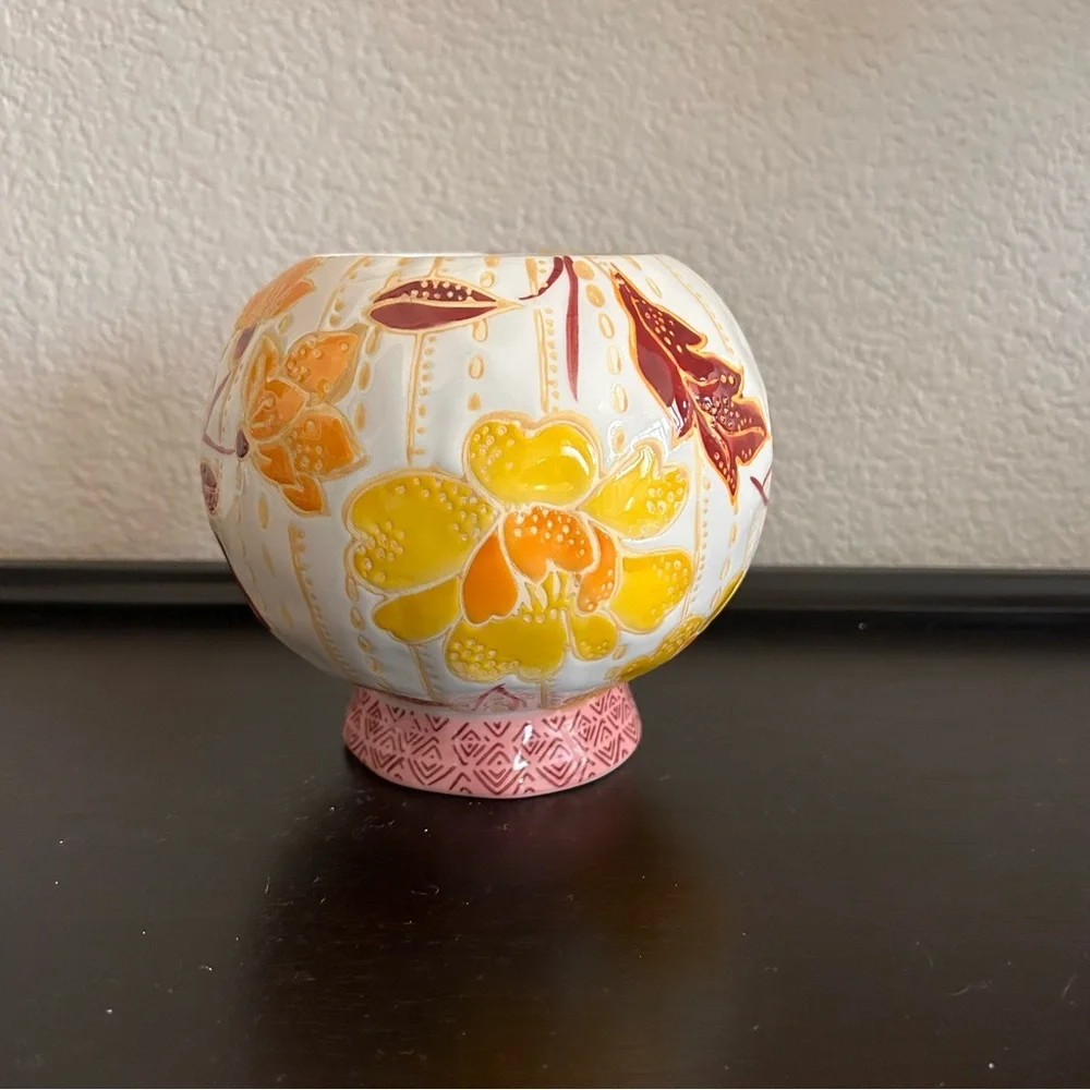 Anthropologie Zahara Orange Pink Embossed Floral 5X5.5